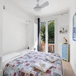 Lisa's Stylish Floor Flat & Double Pool شقة بيترا ليغوري
