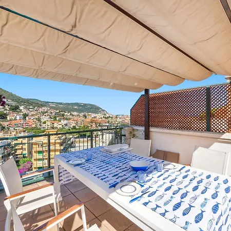 Lisa's Stylish Floor Flat & Double Pool * Pietra Ligure