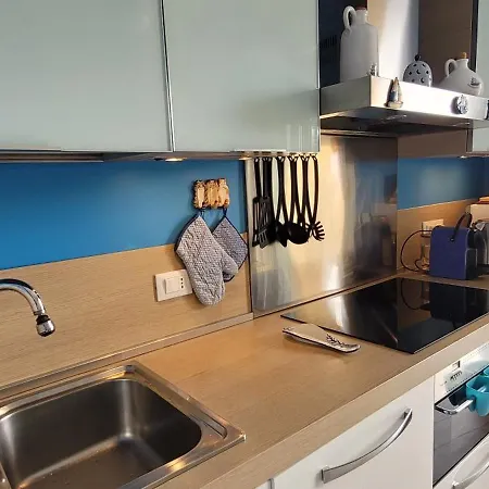 Apartament Lisa's Stylish Floor Flat & Double Pool *