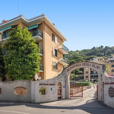Apartament Lisa's Stylish Floor Flat & Double Pool *