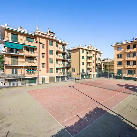 Apartament Lisa's Stylish Floor Flat & Double Pool