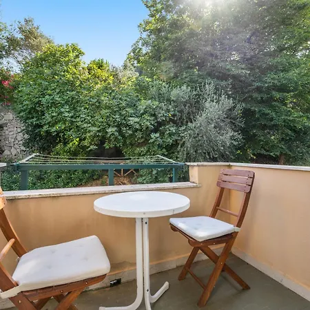 Lisa's Stylish Floor Flat & Double Pool Apartamento Pietra Ligure