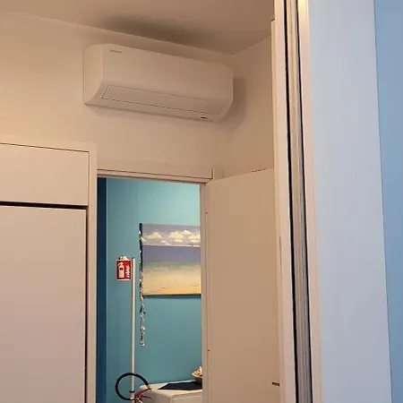 Lisa's Stylish Floor Flat & Double Pool Apartament Pietra Ligure